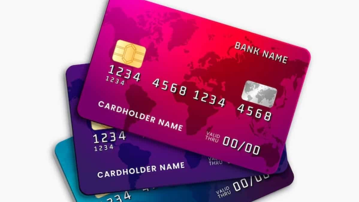 प्रीमियम क्रेडिट कार्ड, रिवॉर्ड प्वाइंट्स, कैशबैक ऑफर्स, एयरलाइन बेनिफिट्स