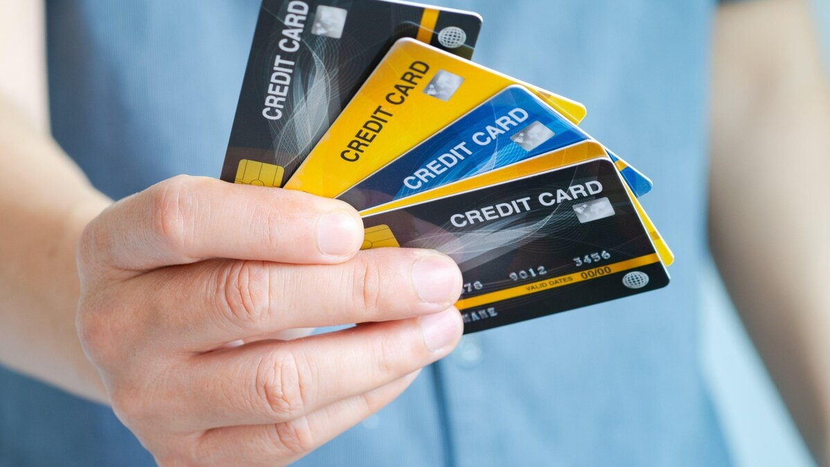 क्रेडिट कार्ड रिवॉर्ड्स, हवाई यात्रा बचत, एयर माइल्स, फ्री एयरपोर्ट लाउंज एक्सेस, कैशबैक और छूट