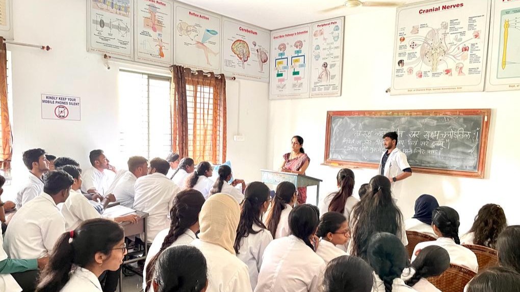 आयुर्वेद,  NCERT,  UGC,  स्कूल,  कॉलेज,  पाठ्यक्रम,  सिलेबस,  राष्ट्रीय शिक्षा नीति 2020,  पारंपरिक भारतीय ज्ञान प्रणाली,  आयुर्वेद बायोलॉजी