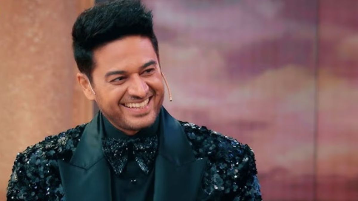 Bigg Boss 19 Gaurav Khanna,  गौरव खन्ना विजेता,  बिग बॉस 19 फिनाले,  बिग बॉस 2025,  गौरव खन्ना ट्रॉफी,  गौरव खन्ना न्यूज़, फर्हाना भट्ट,  तान्या मित्तल,  प्रनीत मोरे,  आमल मलिक
