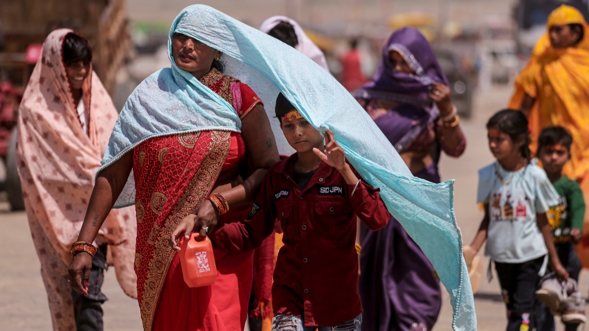 दिल्ली में भीषण गर्मी 43 डिग्री अपडेट,  दिल्ली हीटवेव मौसम विभाग चेतावनी,  दिल्ली तापमान आज का हाल 2026,  दिल्ली लू से बचाव के उपाय,  दिल्ली मौसम प्रदूषण और गर्मी रिपोर्ट,  दिल्ली गर्मी का तांडव खबर,  भारत मौसम विभाग हीटवेव अलर्ट,  दिल्ली AQI और हवा की गुणवत्ता,  दिल्ली गर्मी स्वास्थ्य सलाह डॉक्टर,  उत्तर भारत गर्मी लहर समाचार अपडेट